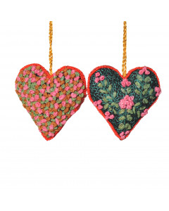 69448655_2 corazones colgantes bordados