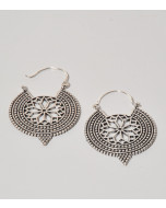 69442021_Pendientes con adorno de flor, latón 5 cm